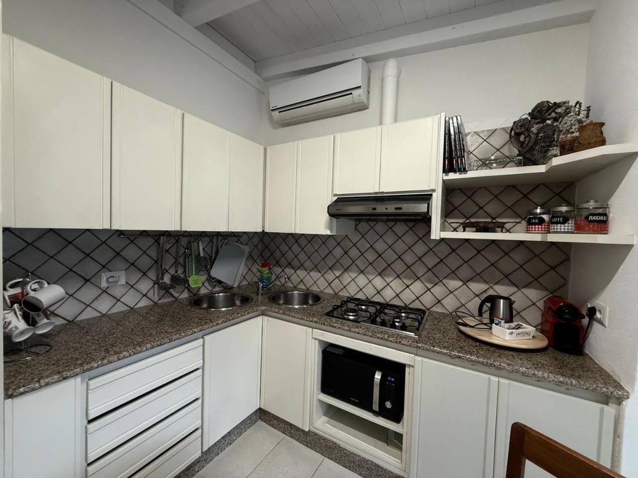 קוורטוצ'ו Luxury Pisu Apartments מראה חיצוני תמונה
